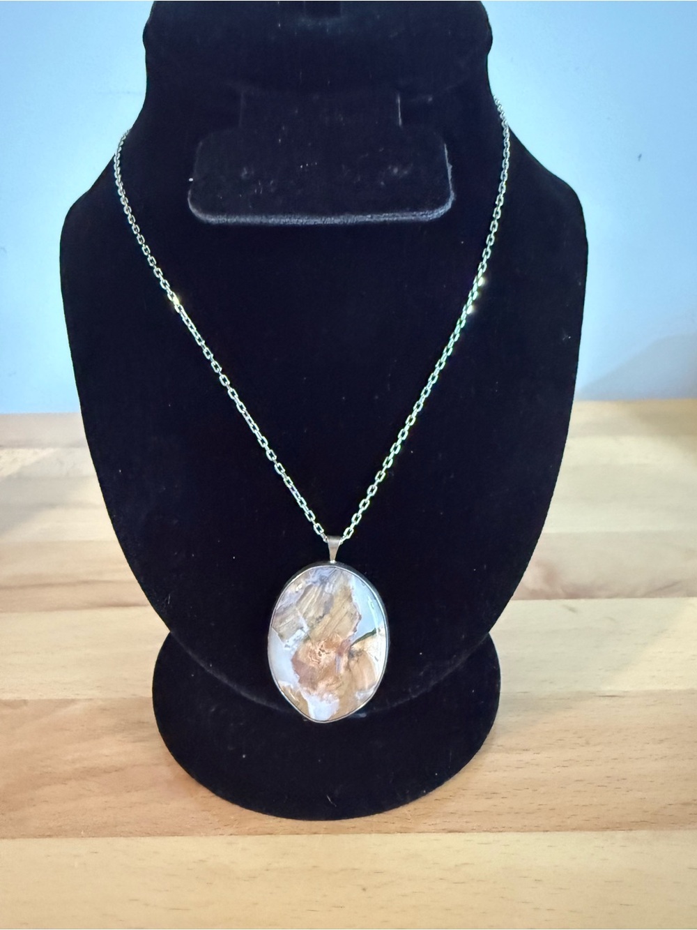 Thunderegg Agate pendant